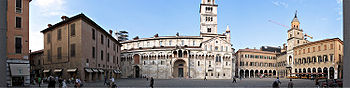 Modena Piazza Grande.jpg