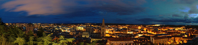 Panorámica de la ciudad de Burgos desde el mirador del Castillo.