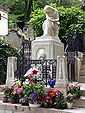 Pere-Lachaise Chopin grave.jpg