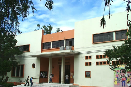 Facultad de Jurisprudencia y Ciencias Sociales.
