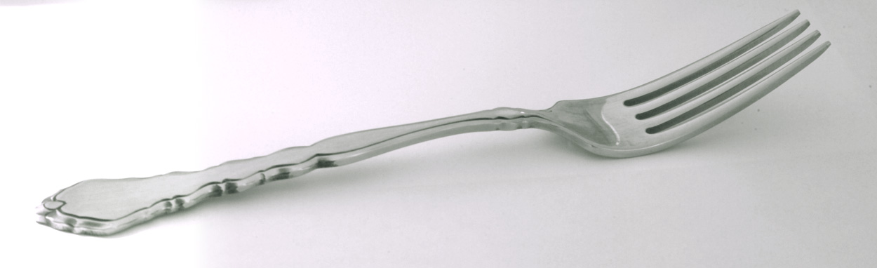 tenedor, ra 2. m. Instrumento de mesa en forma de horca, con dos o
